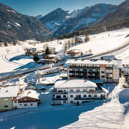 In/ski Out Jagahuett'n By Schladmingurlaub Apartment